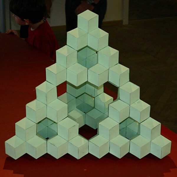 Das Sierpinski-Tetraeder aus Rhombendodekaedern